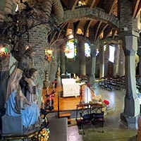 Colonia Guell und gaudi Krypta Colonia Guell